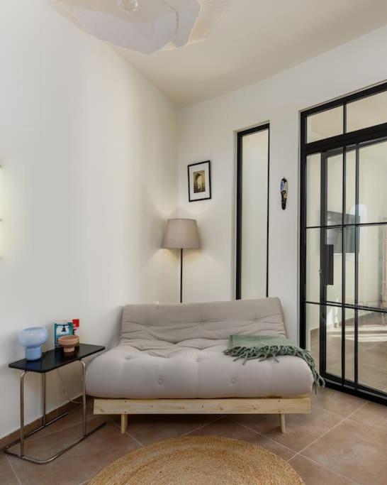 Japandi Style Flat In Thessaloniki City Center Exterior foto